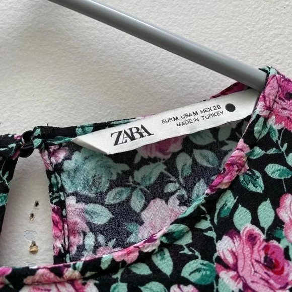 Zara - Floral Mini Dress with Roses - Picture 7 of 8